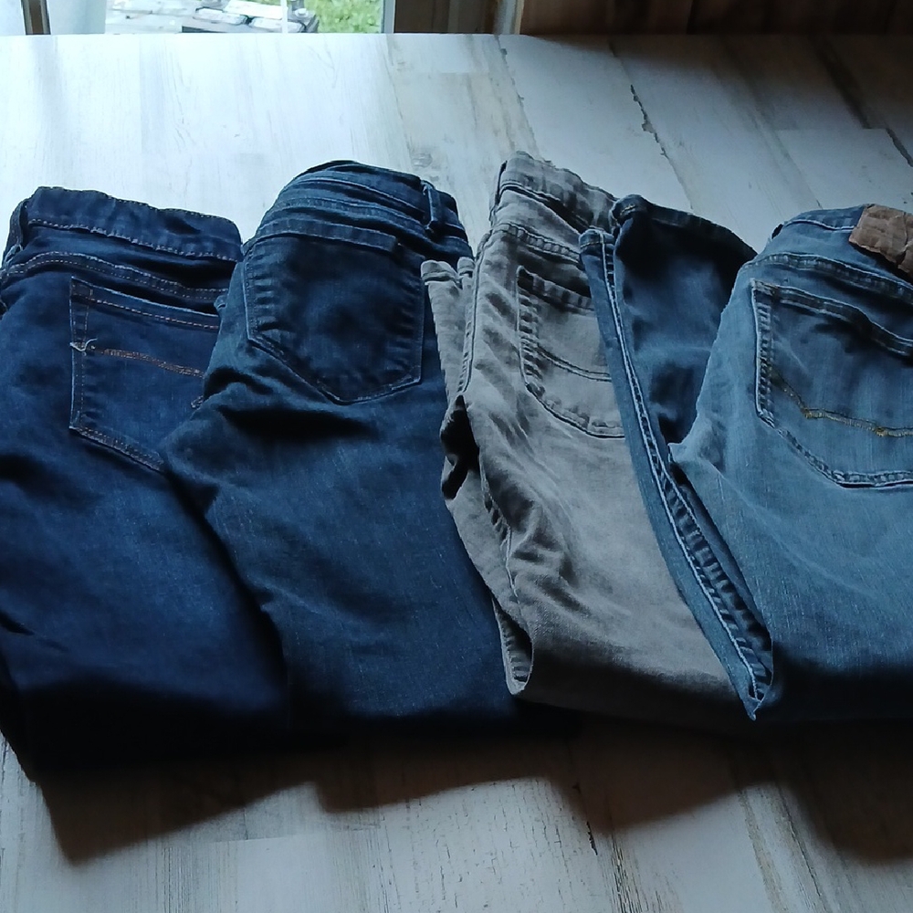 Time and Tru Blue and Gray Jeans with Versatile Fit